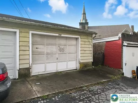 705 E 6th St, Bethlehem, PA 18015 photo 35