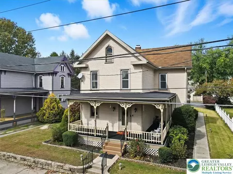 818 Thomas St, Stroudsburg, PA 18360