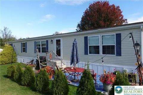 59 Mansfield Dr, Macungie, PA 18062