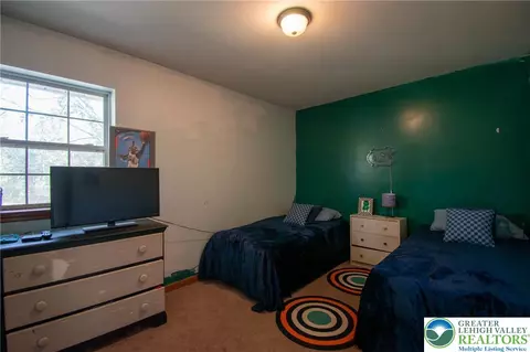 Bedroom - 160 Grassy Rd, Kresgeville, PA 18333 photo 4 of 10