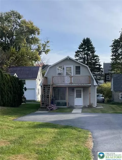 51 S Church St, Nazareth, PA 18064
