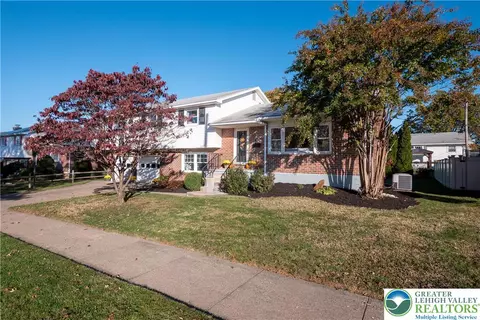 1428 Shelbourne Dr, Bethlehem, PA 18018