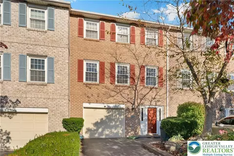 4626 N Hedgerow Dr, Allentown, PA 18103