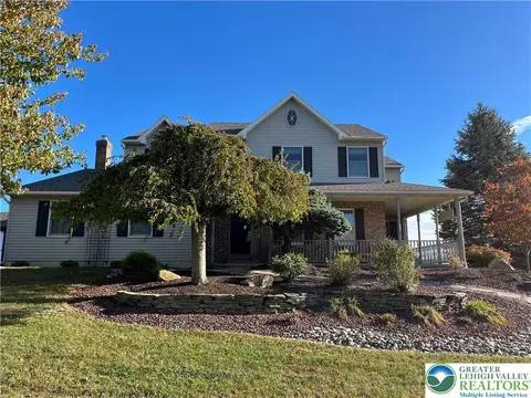 205 Spyglass Rd, Bath, PA 18014