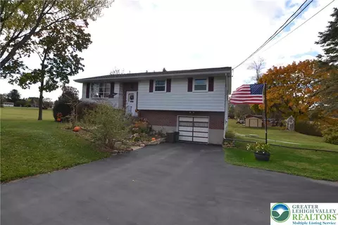 2761 Eckerts Ln, Bath, PA 18014