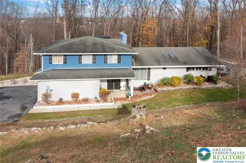 705 Gottwald Dr, Bethlehem, PA 18015