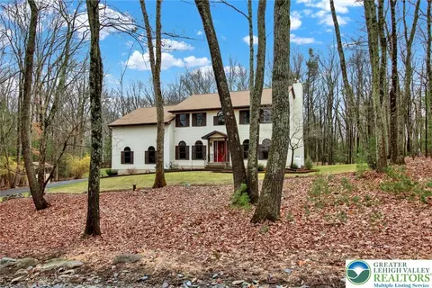 426 Joanne Ct, Bartonsville, PA 18321