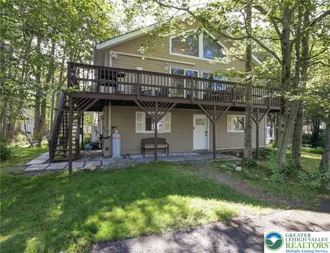 6323 Ventnor Dr, Coolbaugh Twp, PA 18466