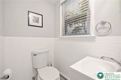 Bath - 1918 Pinehurst Rd, Bethlehem, PA 18018 photo 1 of 2