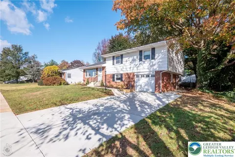 1918 Pinehurst Rd, Bethlehem, PA 18018