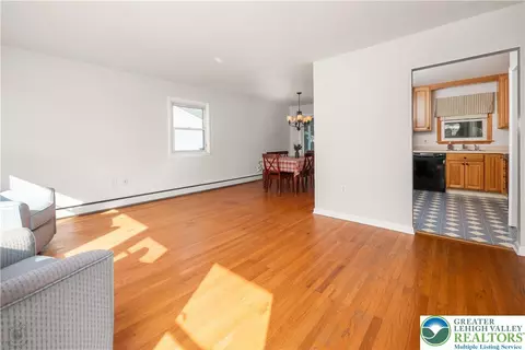 Living - 1918 Pinehurst Rd, Bethlehem, PA 18018 photo 3 of 5