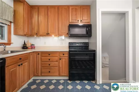 Kitchen - 1918 Pinehurst Rd, Bethlehem, PA 18018 photo 1 of 2