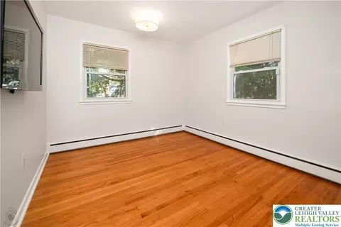 Bedroom - 1918 Pinehurst Rd, Bethlehem, PA 18018 photo 2 of 4