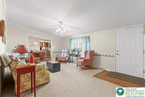 8 Cedar Ct, Bath, PA 18014 photo 7
