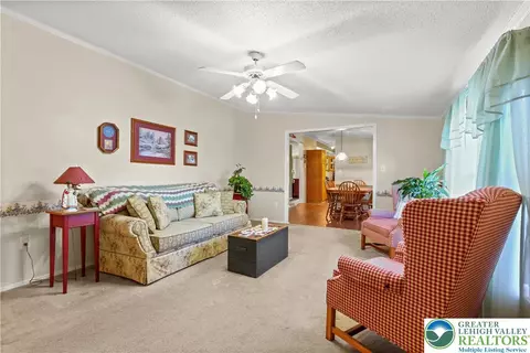 8 Cedar Ct, Bath, PA 18014 photo 9