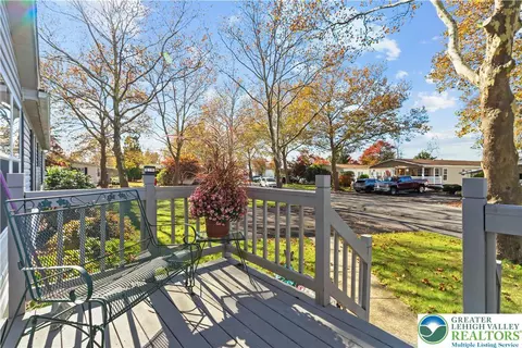 8 Cedar Ct, Bath, PA 18014 photo 5