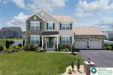 1043 Lisa Ln, Palmer Township, PA 18045