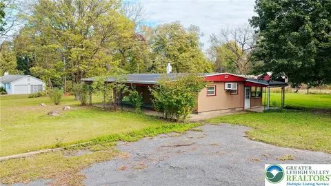 3351 Mathews Ln, Alburtis, PA 18011