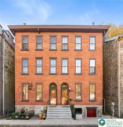 23 Race St, Jim Thorpe, PA 18229