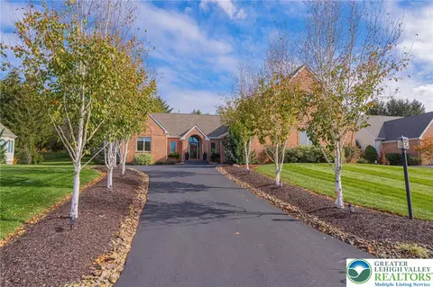 2560 Gracie Lone, Macungie, PA 18062