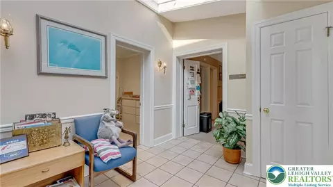Entry Way - 205 W Broad St, Bethlehem, PA 18018 photo 4 of 7