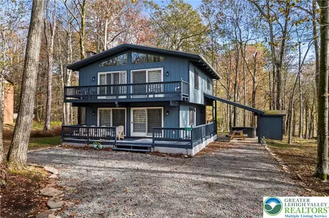 110 Violet Pl, Coolbaugh Twp, PA 18466