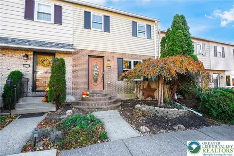 5736 Greens Dr, Wescosville, PA 18106