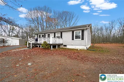 248 Well Rd, Greeley, PA 18425