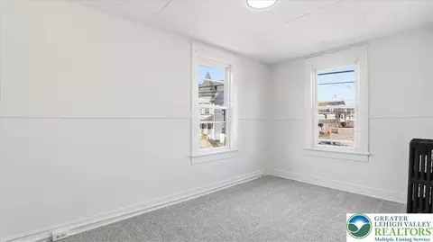 Bedroom - 322 E Garrison St, Bethlehem, PA 18018 photo 3 of 6