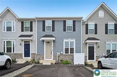 234 Ashton Ct, Catasauqua, PA 18032