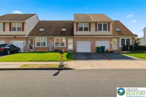 2734 Tamlynn Ln, Palmer Township, PA 18045