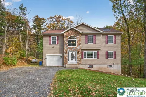 2541 Penn Hills Dr, Bartonsville, PA 18321