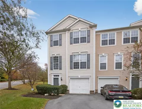 8450 Putnam Ct, Breinigsville, PA 18031