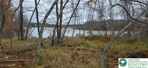 lake shore drive #46, Tobyhanna Twp, PA 18347