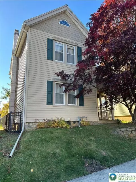 731 Locust St, Catasauqua, PA 18032