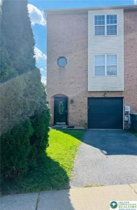 32 Corriere Rd, Palmer Township, PA 18045
