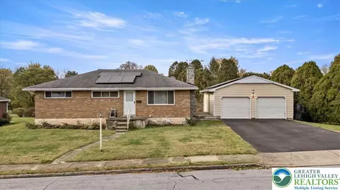 558 Beechwood St, Emmaus, PA 18049