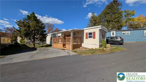 4849 Lehigh Dr #27, Walnutport, PA 18088