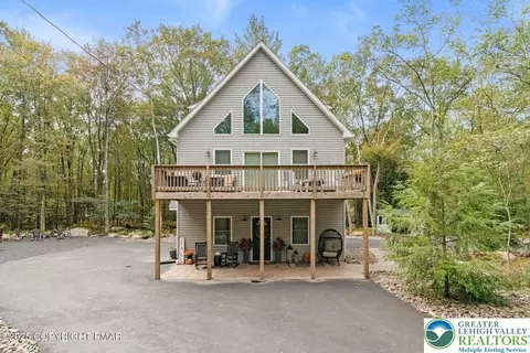 4 Redwood Dr, Jim Thorpe, PA 18229