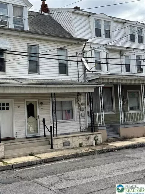 28 Main St, Middleport, PA 17953