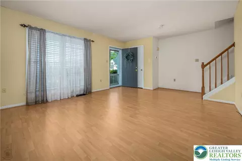 Living - 1514 Ravena St, Bethlehem, PA 18015 photo 1 of 2
