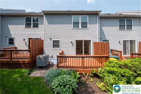 Exterior - 1514 Ravena St, Bethlehem, PA 18015 photo 5 of 5