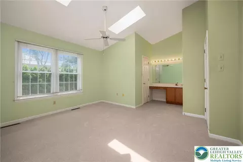 Bedroom - 1514 Ravena St, Bethlehem, PA 18015 photo 1 of 3