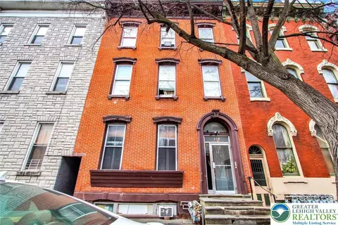 238 S 5th St, Reading, PA 19602