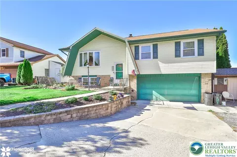 121 Woodcrest Cir, Allentown, PA 18103