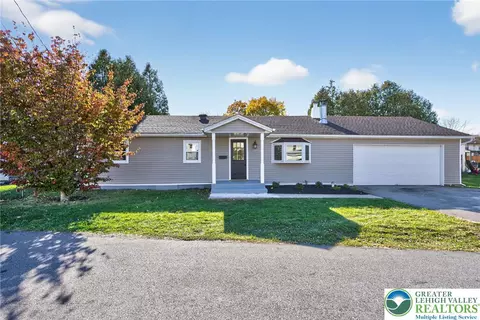 1386 Segal Ct, Northampton, PA 18067