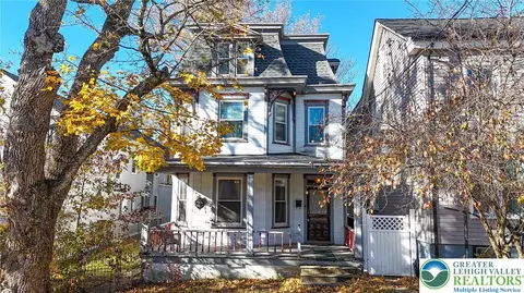 206 N Lehigh St, Tamaqua, PA 18252