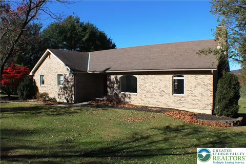 3545 Apricot Dr, Walnutport, PA 18088