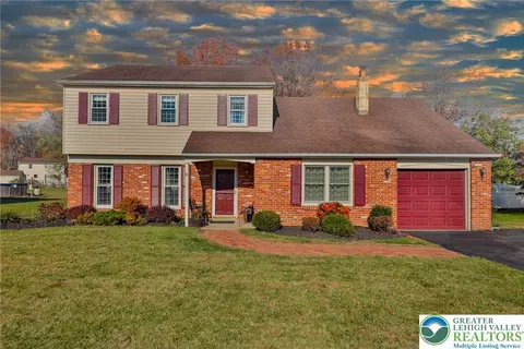 766 Whistlestop Ln, Quakertown, PA 18951