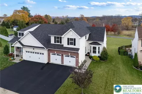 944 Swallow Tail Ln, Breinigsville, PA 18031